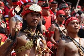 Misteri Suku Dayak Pasukan Merah: Legenda dan Fakta yang Tersembunyi